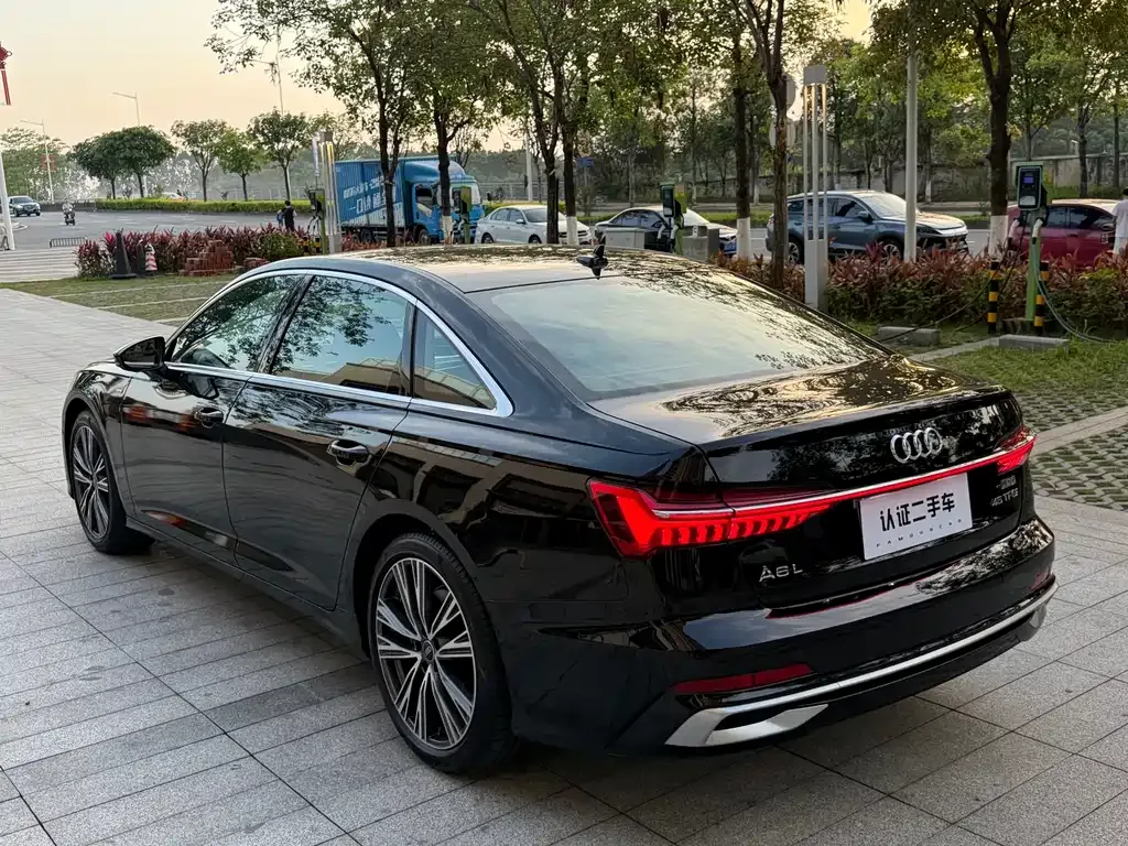 Audi A6L — фото 9