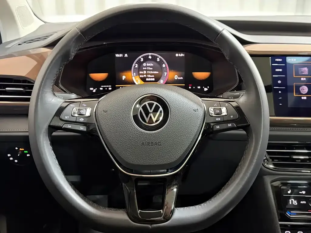 Volkswagen Tharu — фото 3