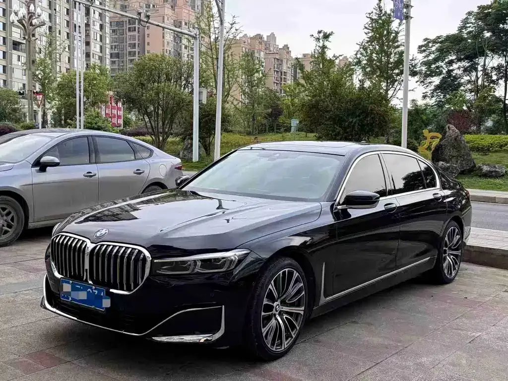 BMW 7 Series 2021 из CN, фото 1