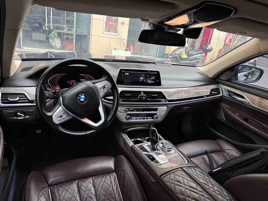 BMW 7 Series 2021 из CN, фото 6