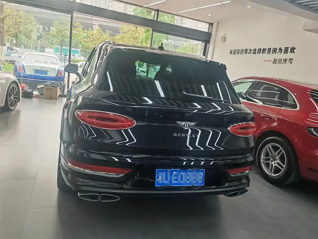 Bentley Bentayga 2021 из CN, фото 2