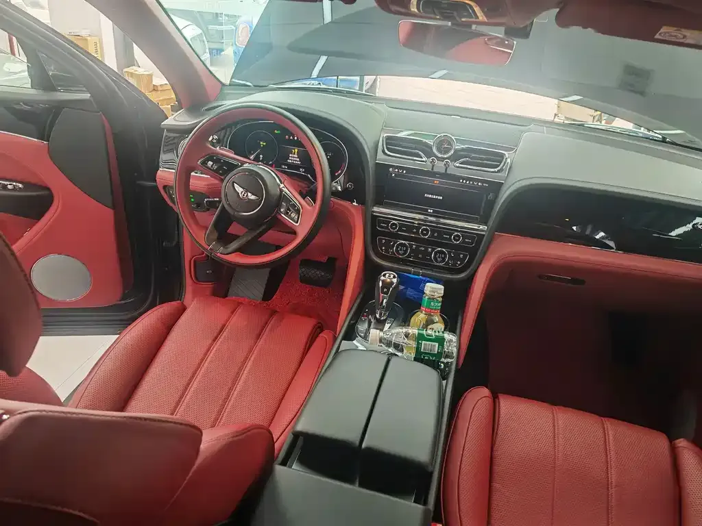 Bentley Bentayga 2021 из CN, фото 7