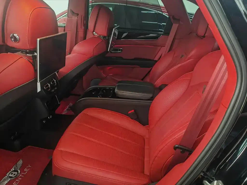 Bentley Bentayga 2021 из CN, фото 8