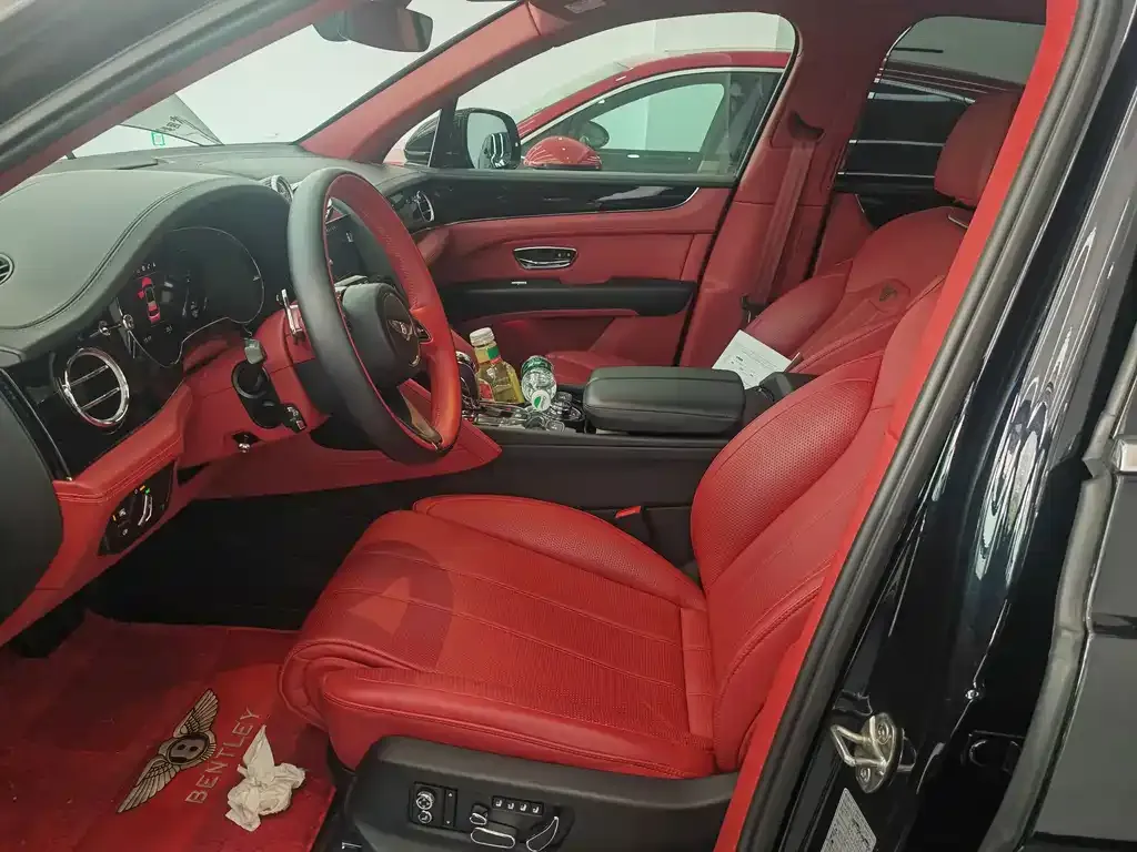 Bentley Bentayga 2021 из CN, фото 4