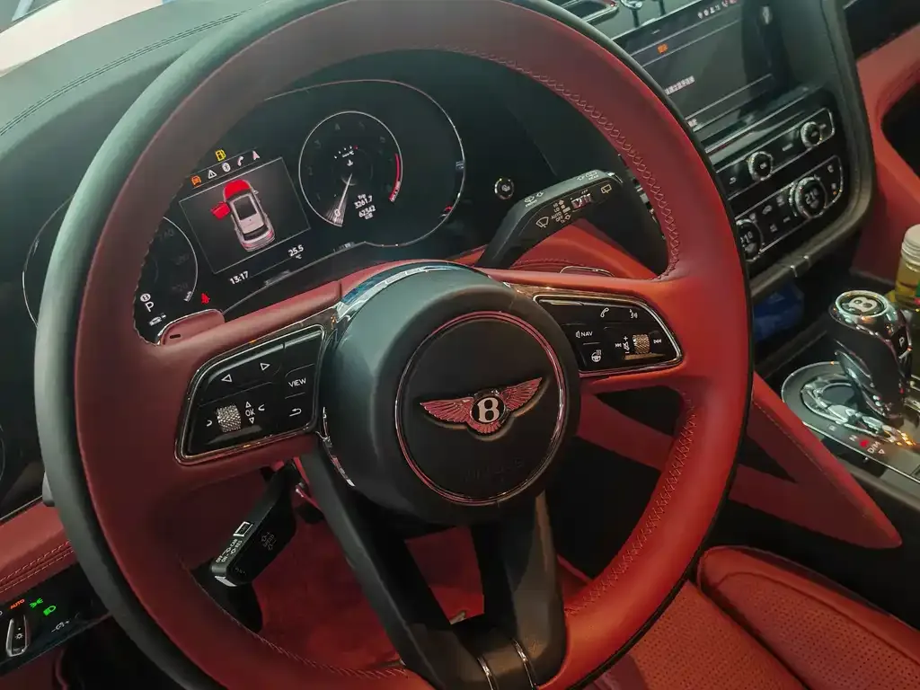 Bentley Bentayga 2021 из CN, фото 9