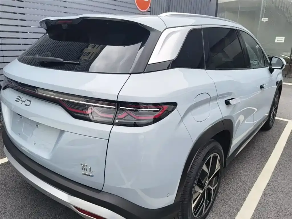 BYD L DM-i — фото 2