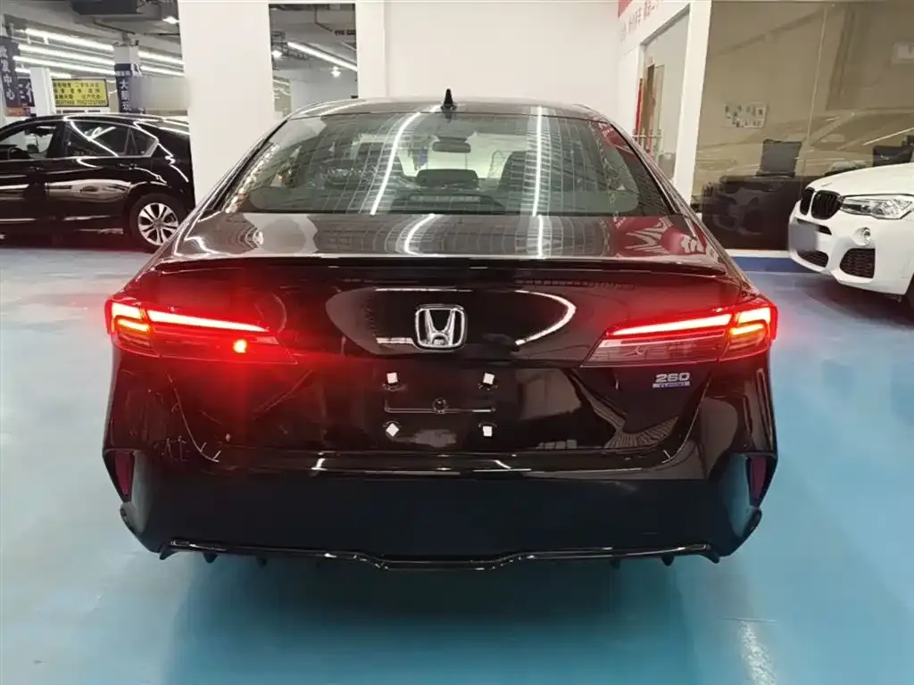 Honda Inspire — фото 6