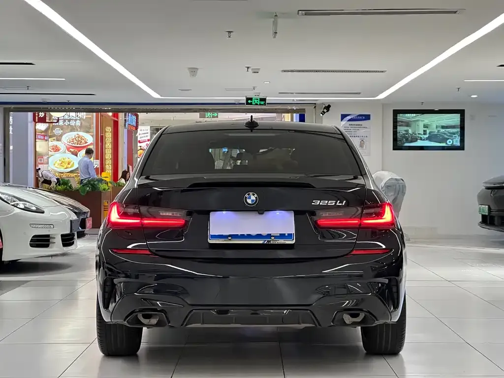 BMW 3 Series 2022 из CN, фото 2