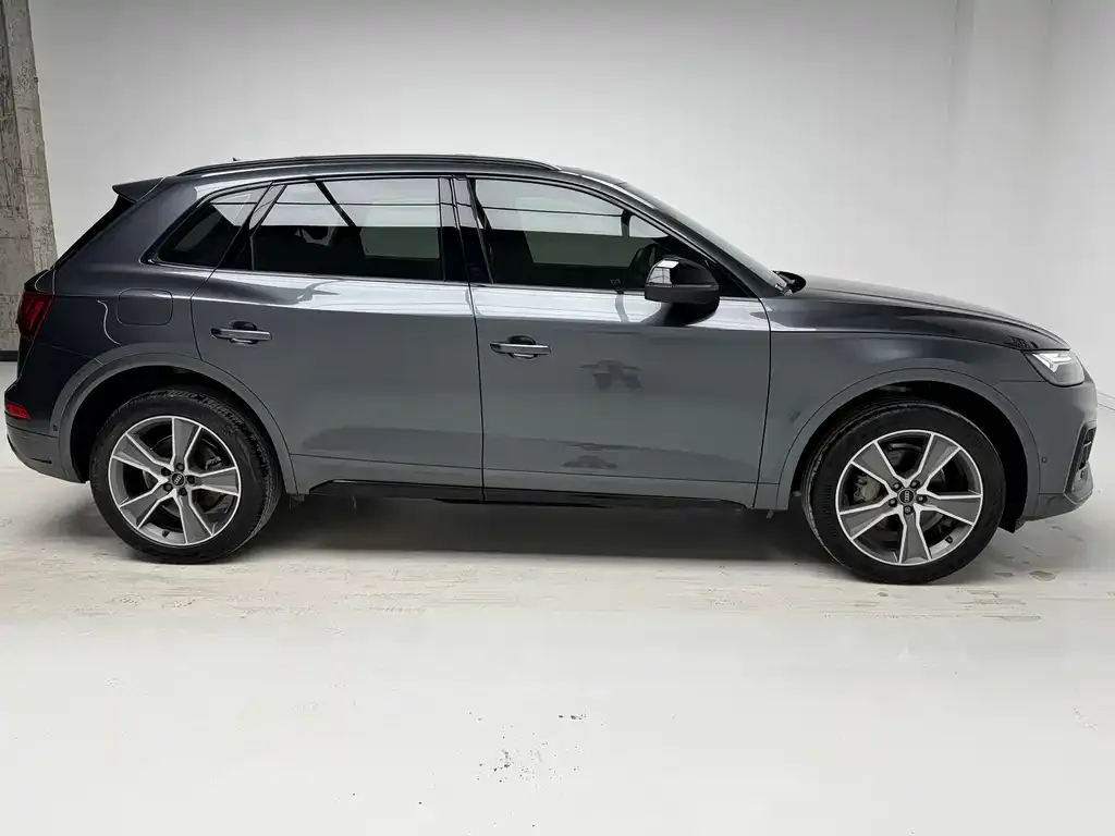 Audi Q5L 2021 из CN, фото 3