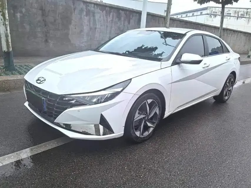 Hyundai Elantra 2023 из CN, фото 1