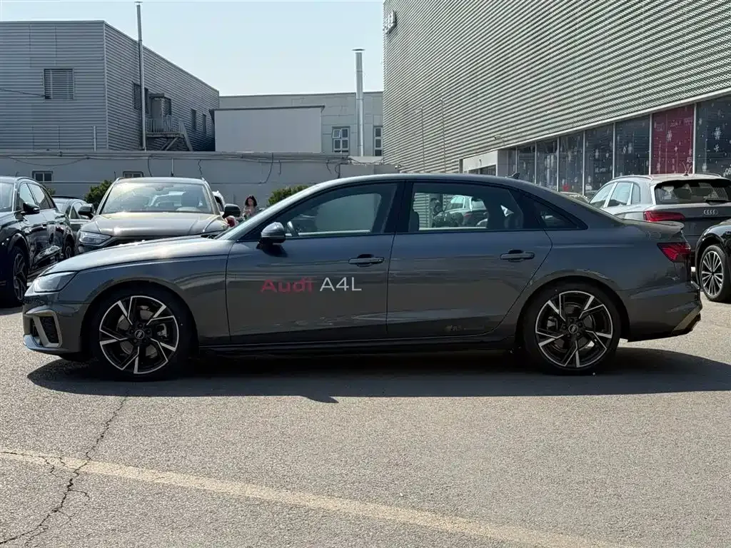 Audi A4L — фото 10