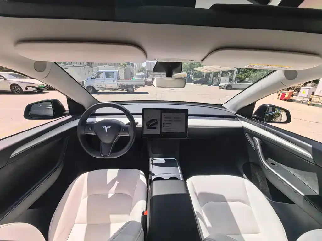 Tesla Model Y — фото 4