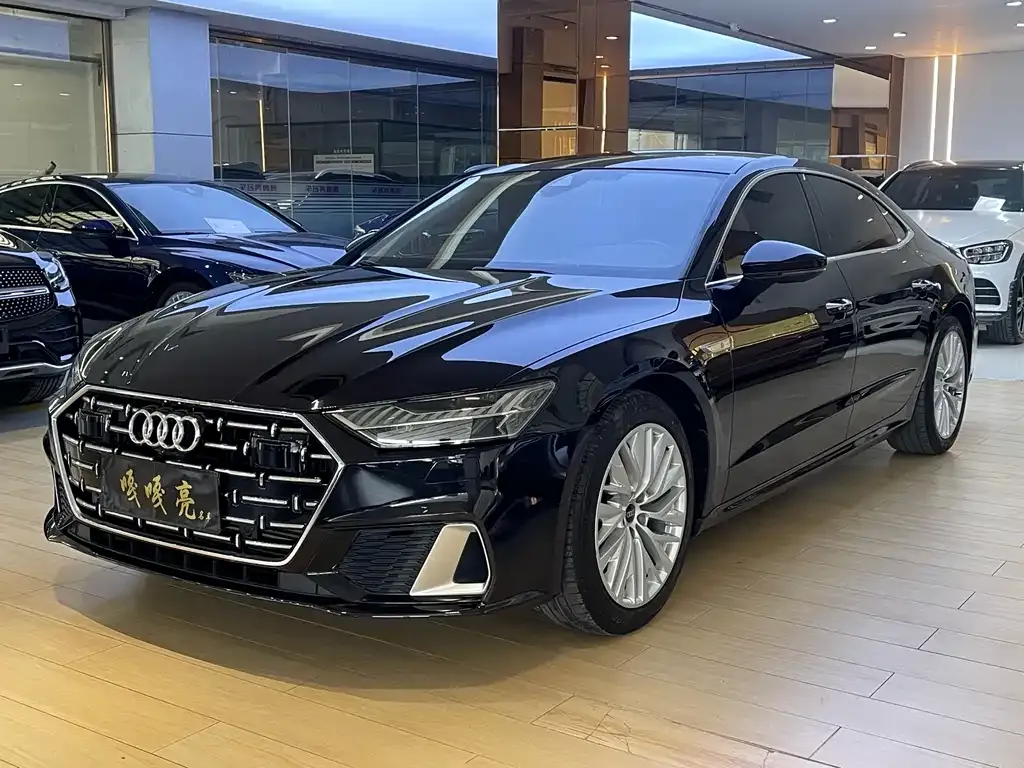 Audi A7L — фото 1