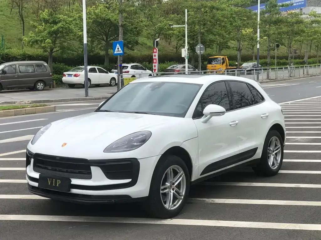 Porsche Macan — фото 1