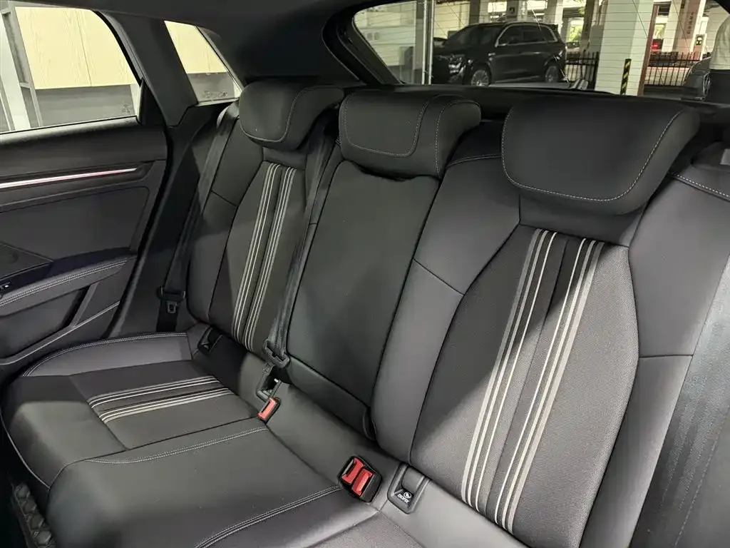 Audi A3 2024 из CN, фото 8