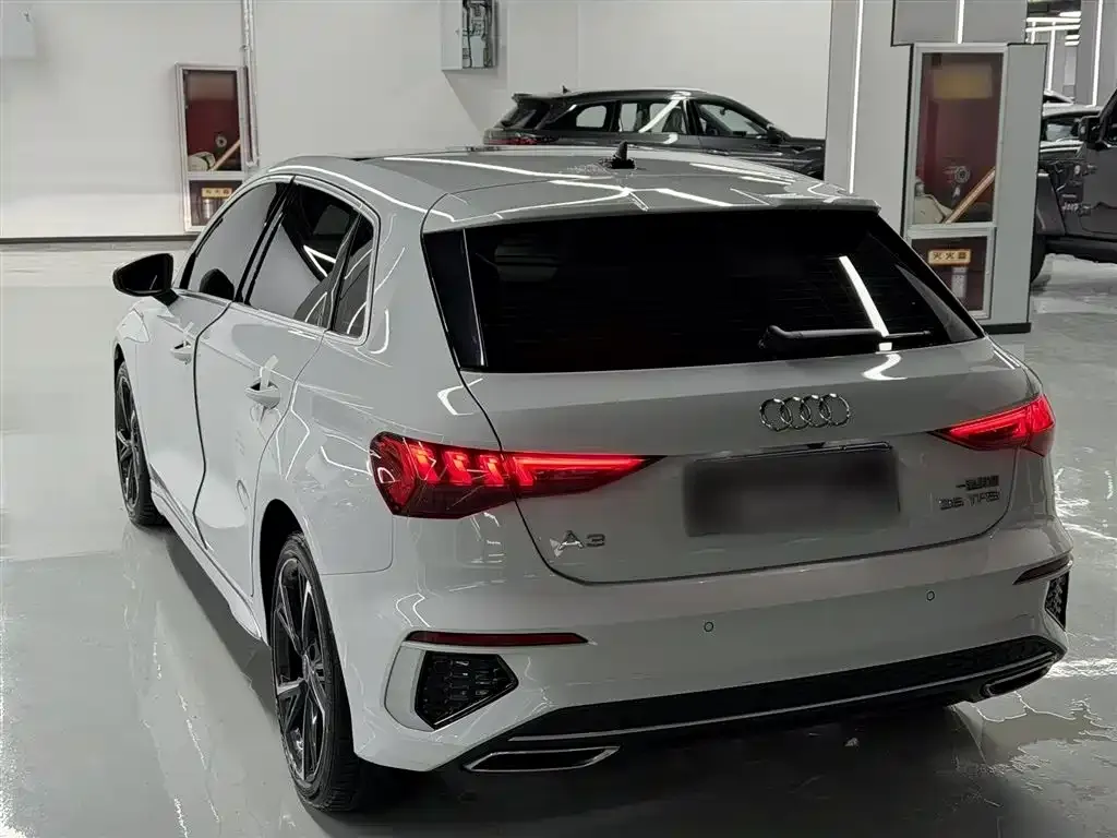 Audi A3 2024 из CN, фото 7