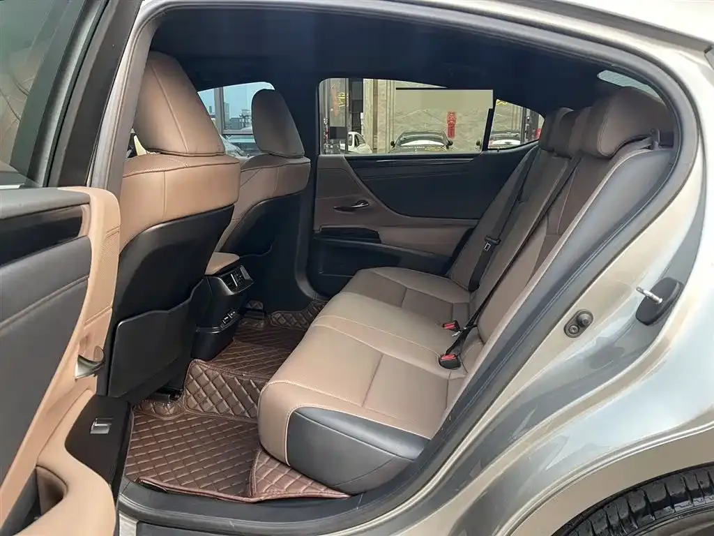 Lexus ES 2024 из CN, фото 2