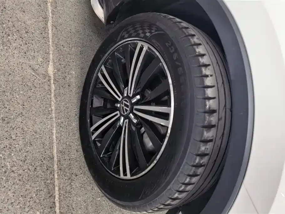 Volkswagen Tiguan L 2021 из CN, фото 7