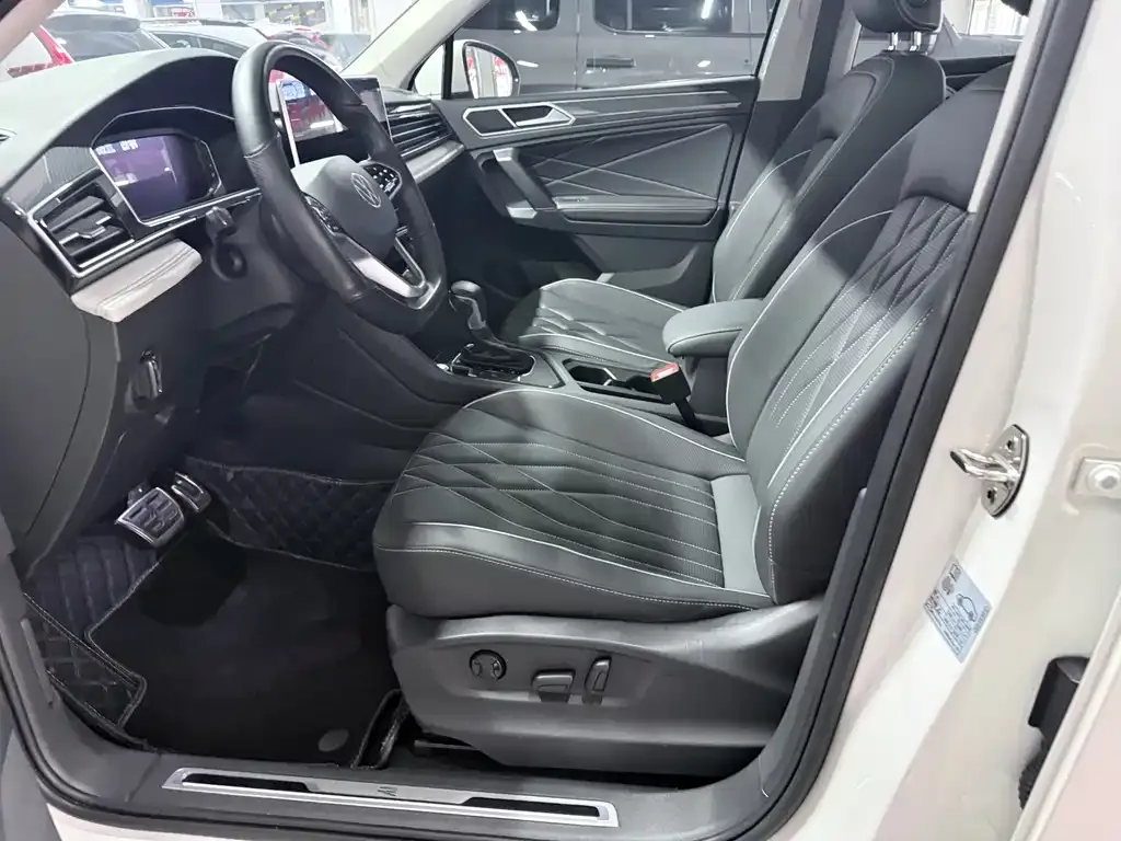 Volkswagen Tiguan L 2021 из CN, фото 8