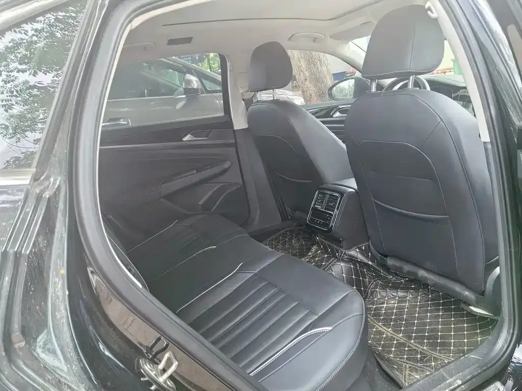 Volkswagen Passat 2022 из CN, фото 7