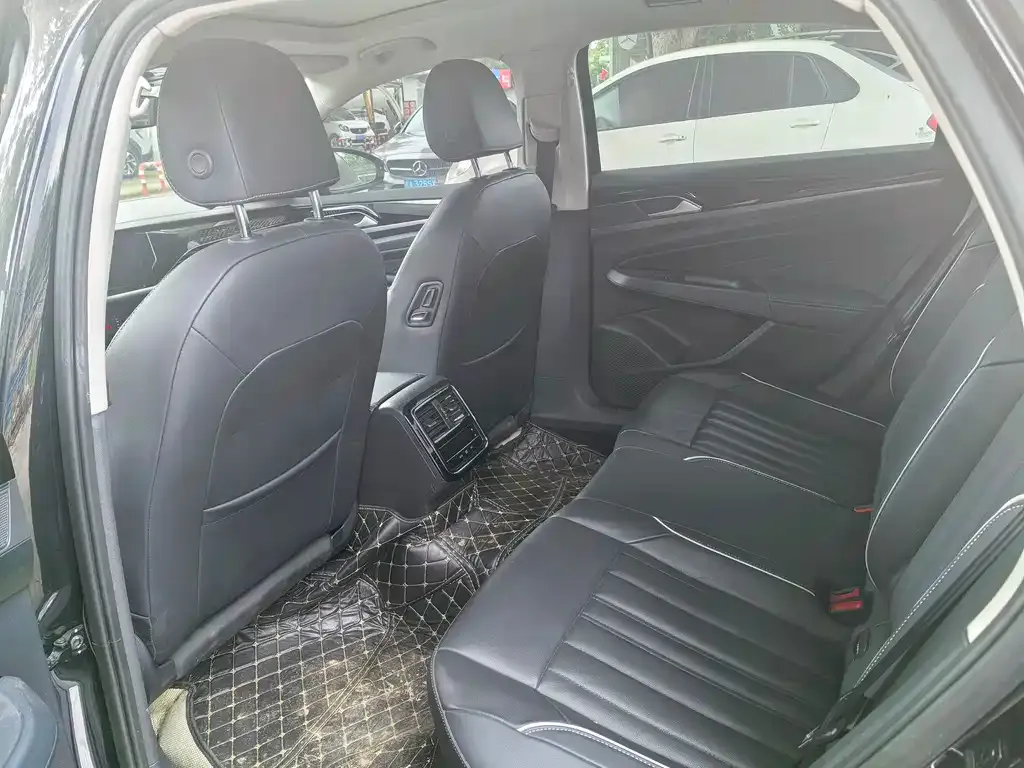 Volkswagen Passat 2022 из CN, фото 4