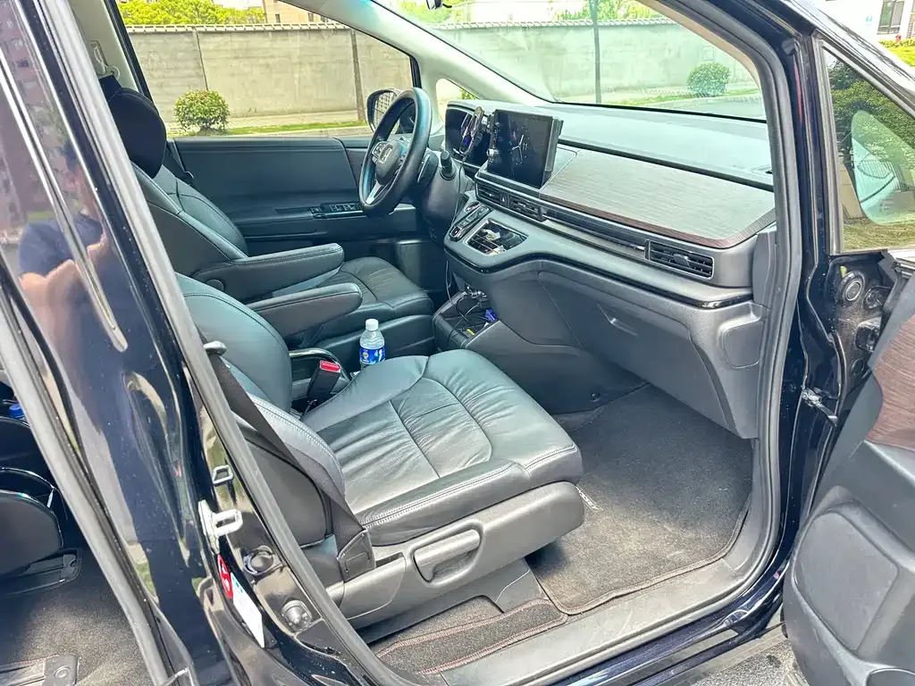 Honda Odyssey 2023 из CN, фото 2