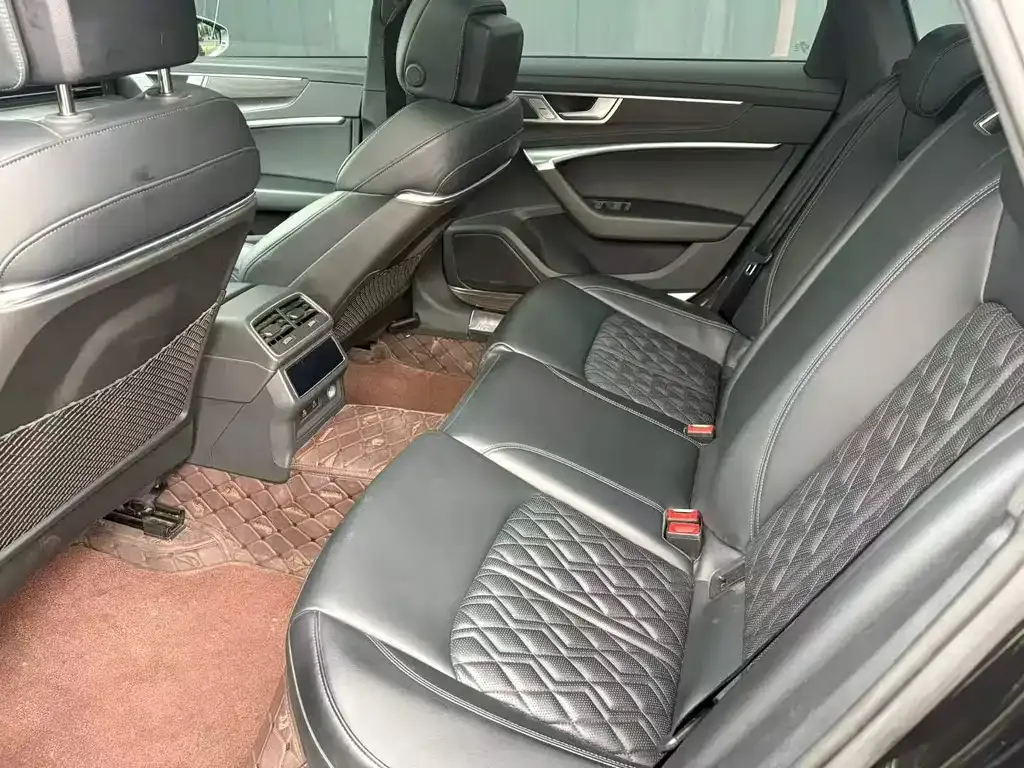Audi A6L 2025 из CN, фото 2