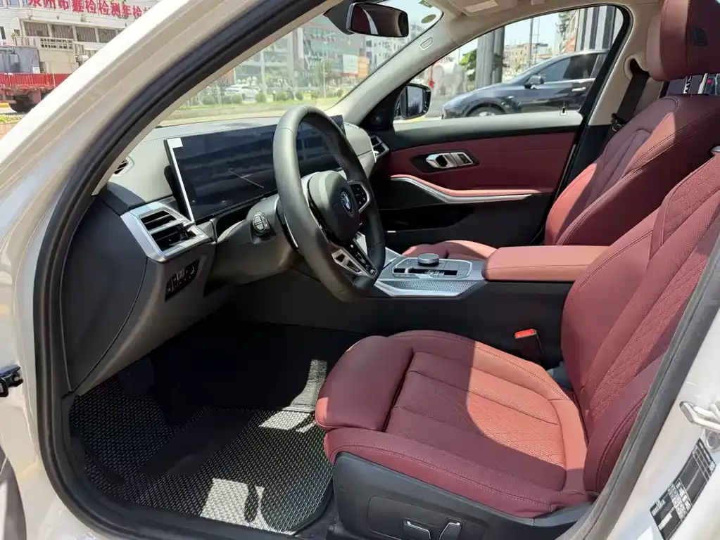 BMW 3 Series 2025 из CN, фото 9