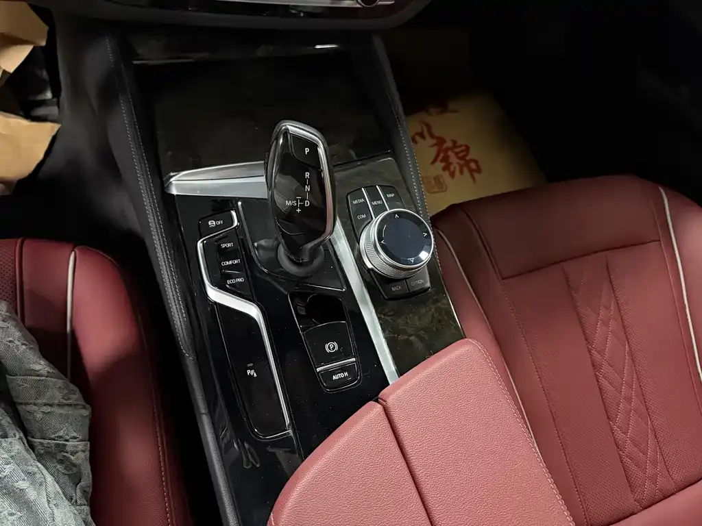 BMW 5 Series — фото 10