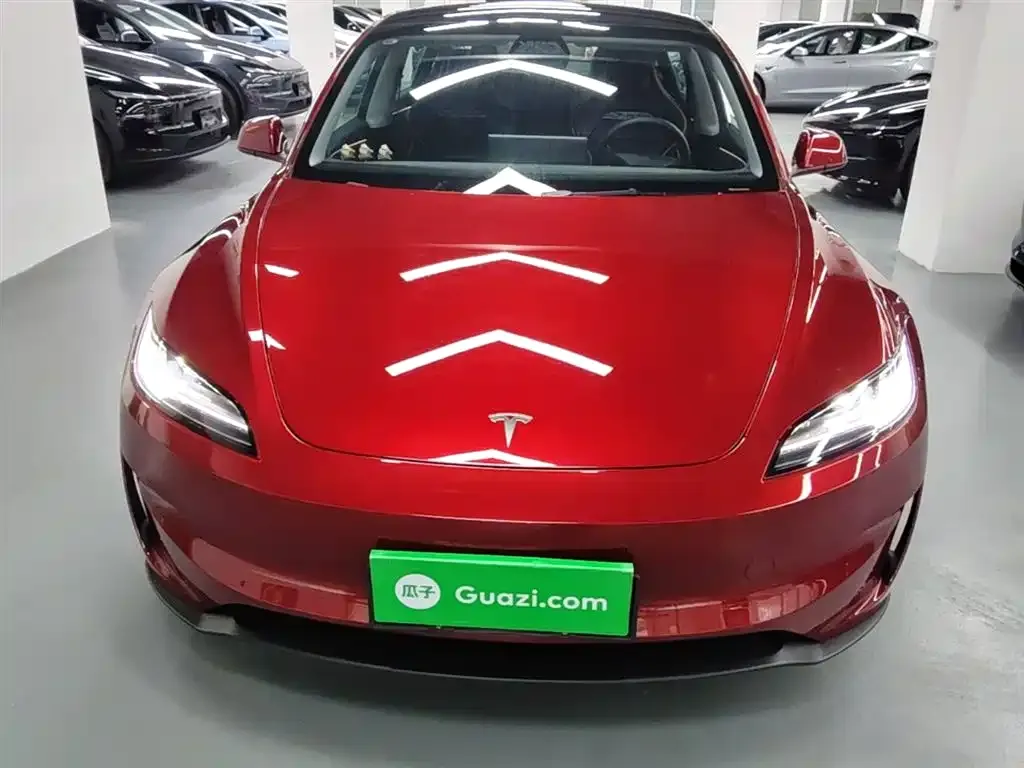 Tesla Model 3 — фото 8