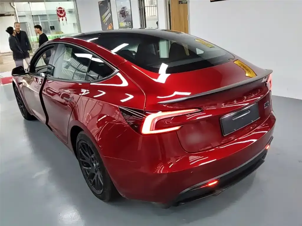 Tesla Model 3 — фото 10