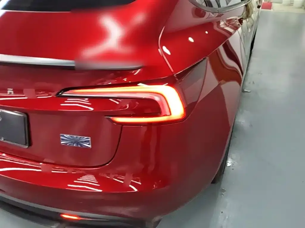 Tesla Model 3 — фото 5