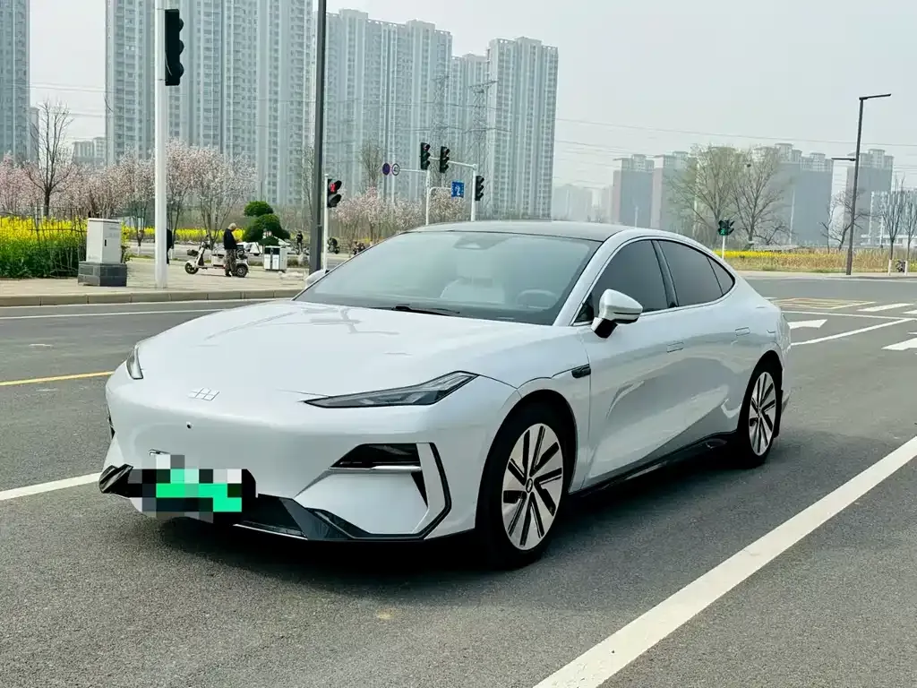 Geely Galaxy E8