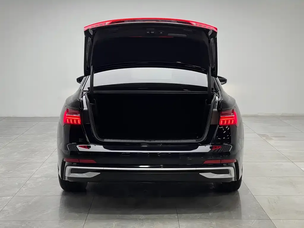 Audi A6L 2024 из CN, фото 4