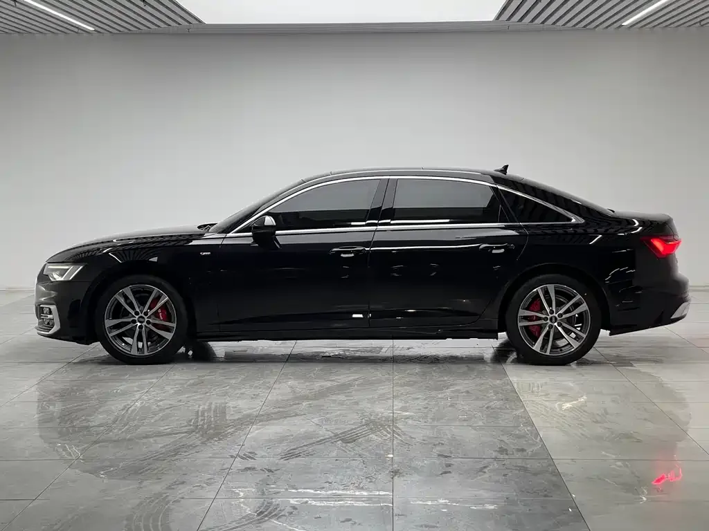 Audi A6L 2024 из CN, фото 9