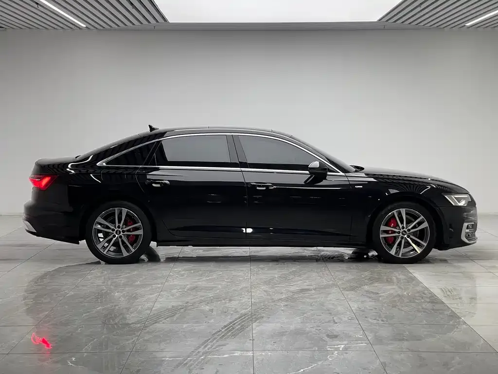 Audi A6L 2024 из CN, фото 6