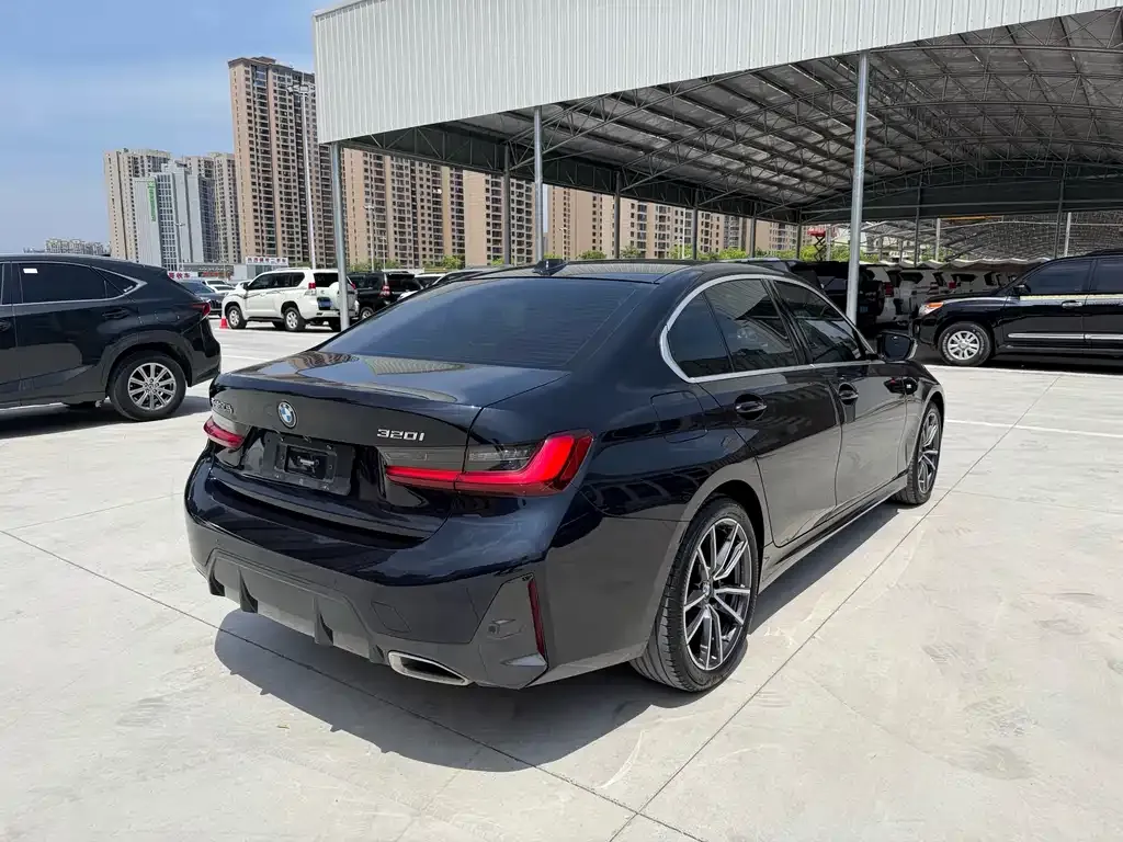 BMW 3 Series 2023 из CN, фото 7