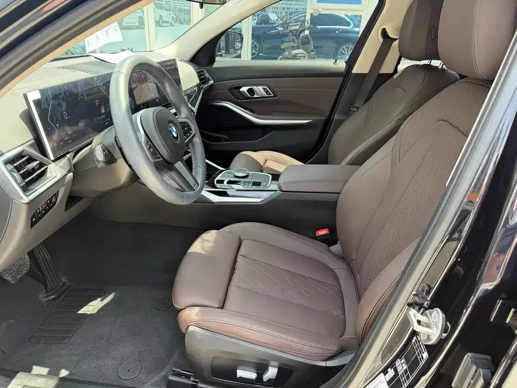 BMW 3 Series 2023 из CN, фото 8