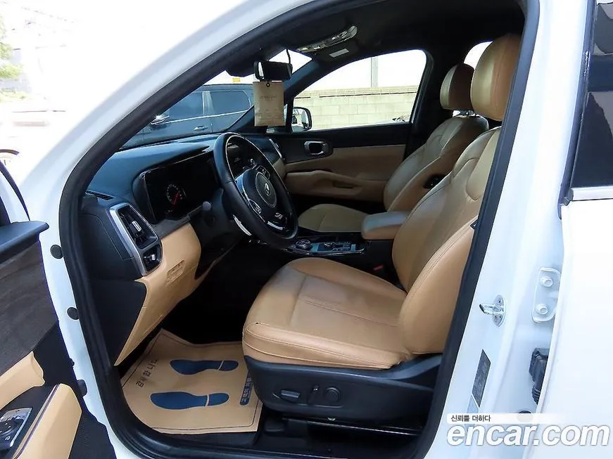 Kia Sorento — фото 8