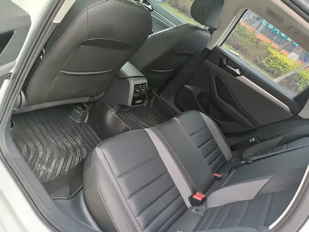 Volkswagen Sagitar 2022 из CN, фото 4