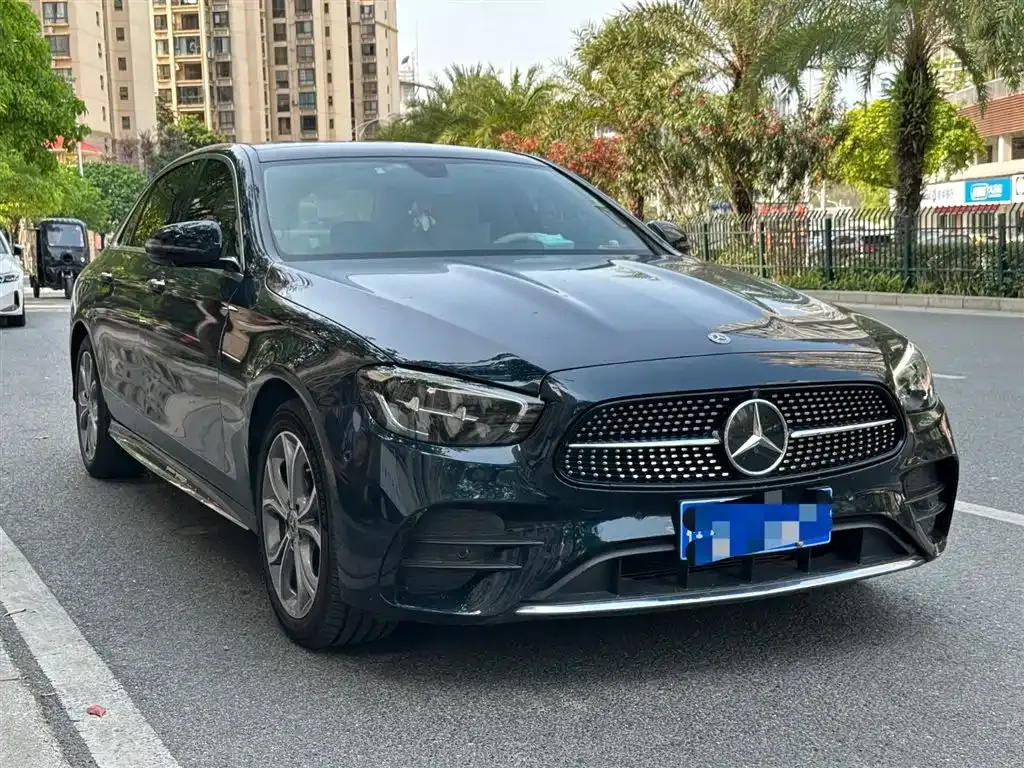 Mercedes-Benz E-Class — фото 10