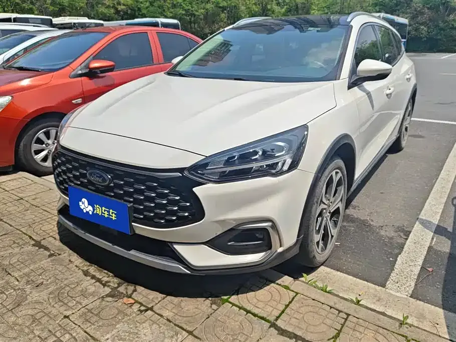 Ford Focus 2022 из CN, фото 1