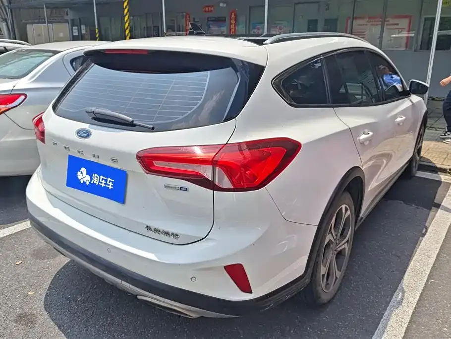 Ford Focus 2022 из CN, фото 4