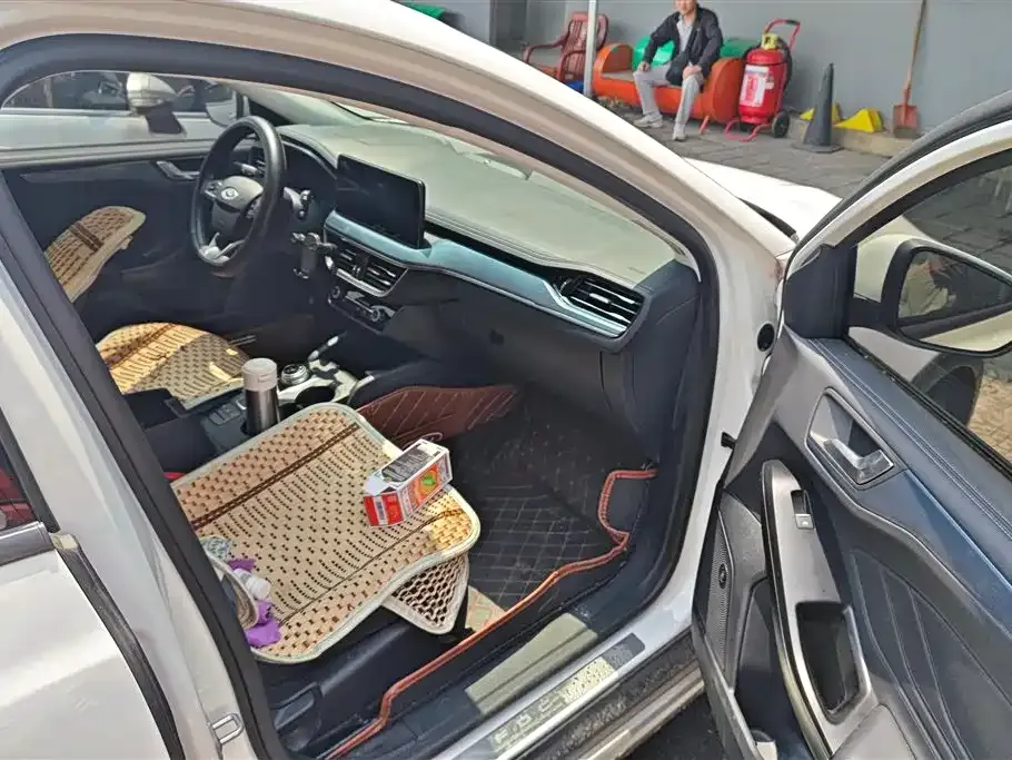 Ford Focus 2022 из CN, фото 6