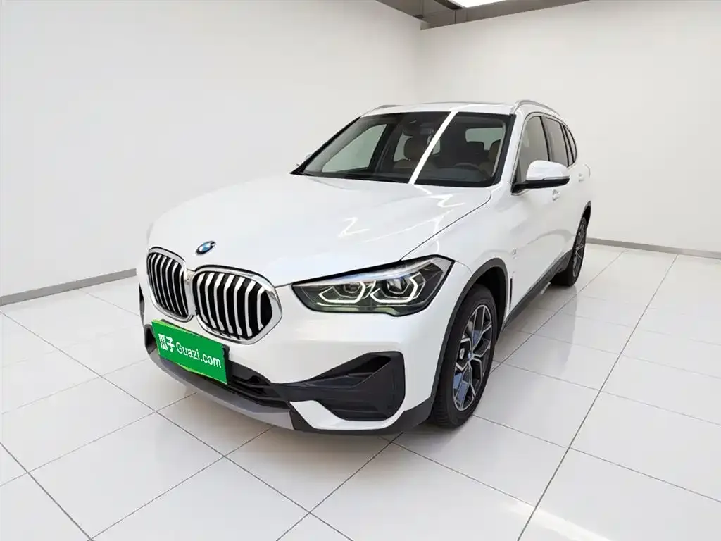 BMW X1 — фото 1