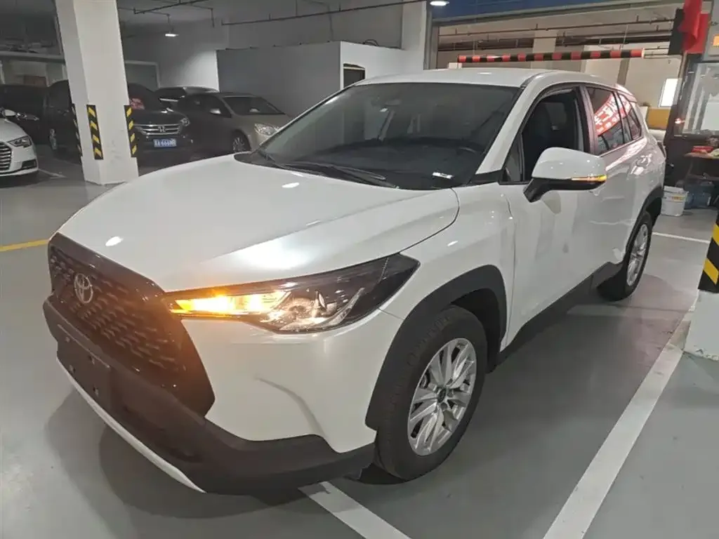 Toyota Corolla Cross — фото 1