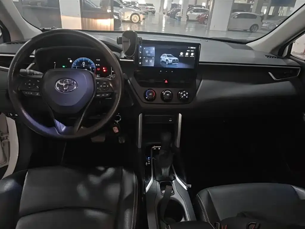 Toyota Corolla Cross — фото 4