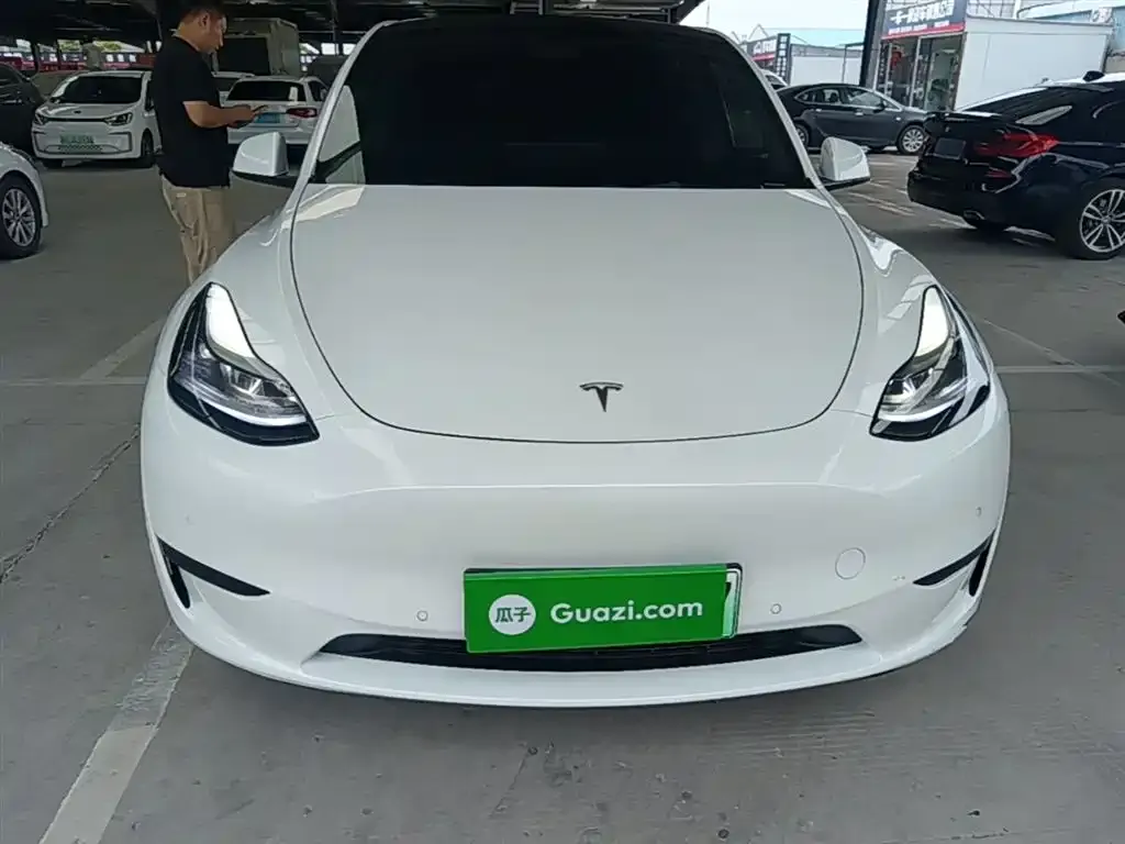 Tesla Model Y — фото 6