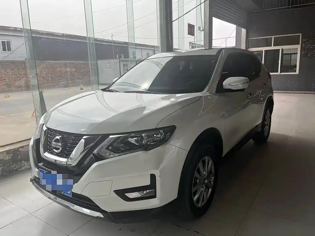 Nissan X-Trail 2023 из CN, фото 1