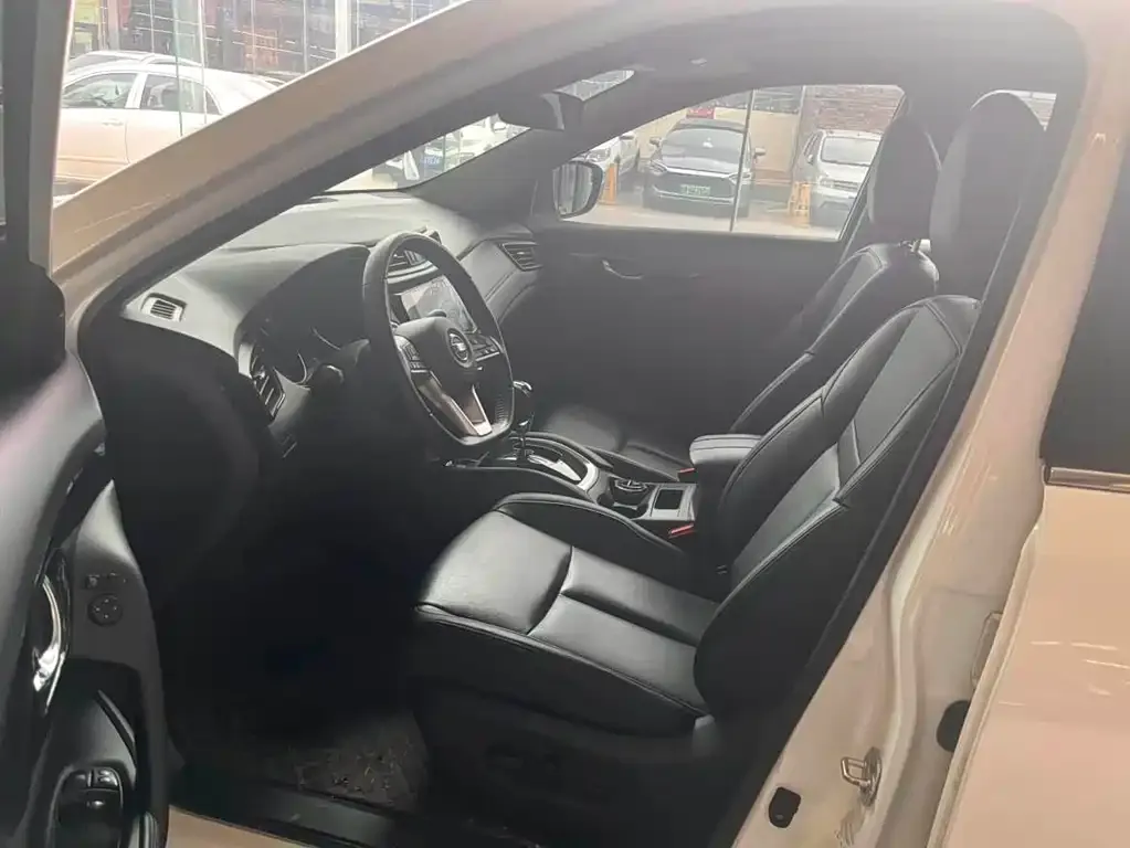 Nissan X-Trail 2023 из CN, фото 3